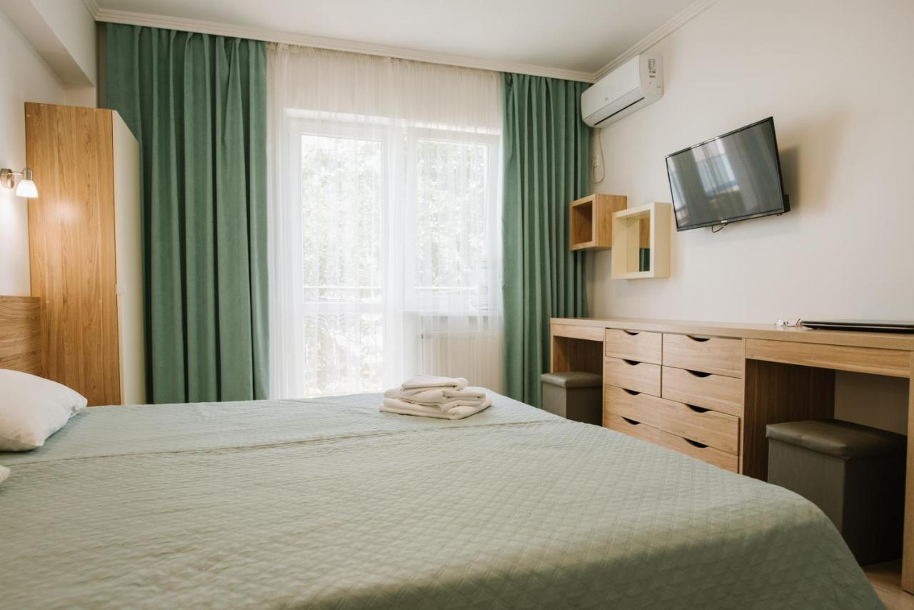 Arkada Sanatorium Hotel Truskavets Exterior photo