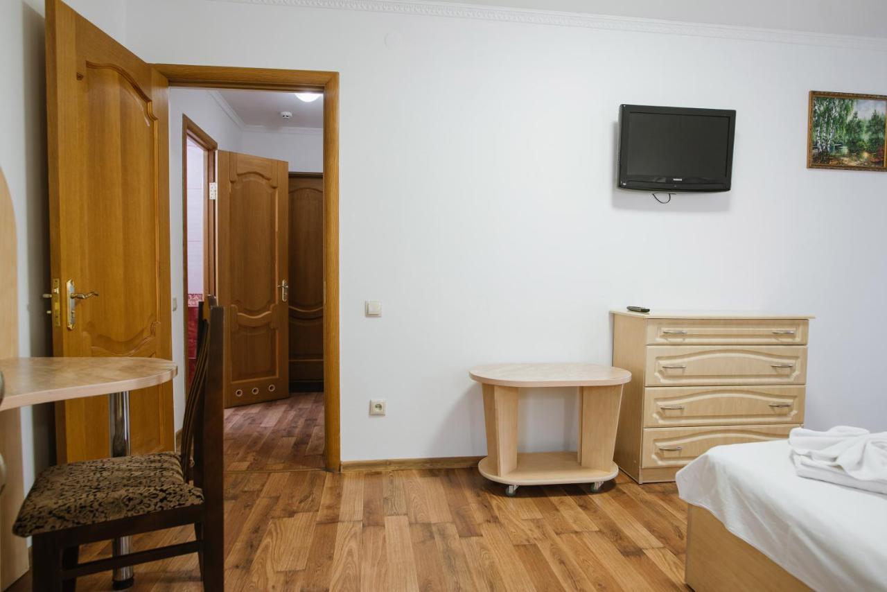 Arkada Sanatorium Hotel Truskavets Exterior photo